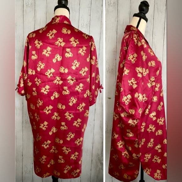 New Golden Dragon Silk Nightshirt - Picture 6 of 15